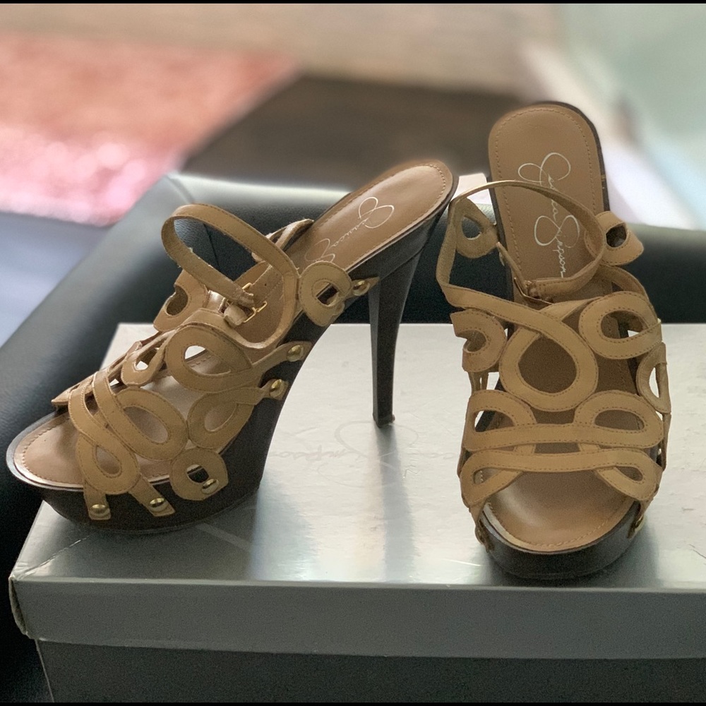 Jessica Simpson wood heel sandal. Platform heel